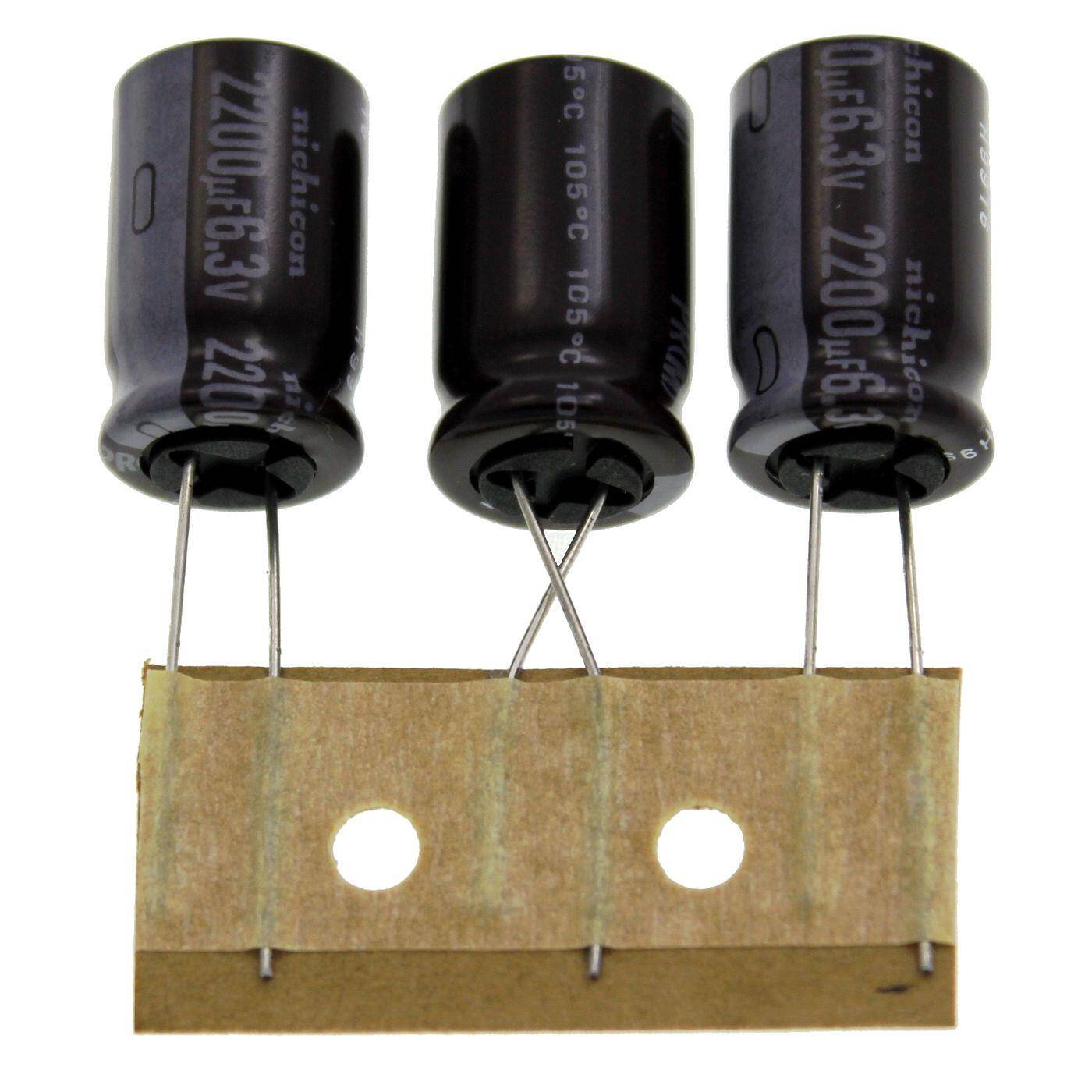 Elko Kondensator Radial 2200µF 6,3V | Elektrolytkondensator bis zu einer Temperatur von 105°C | 13x20mm | 2200uF UPR0J222MHH1TO Nichicon