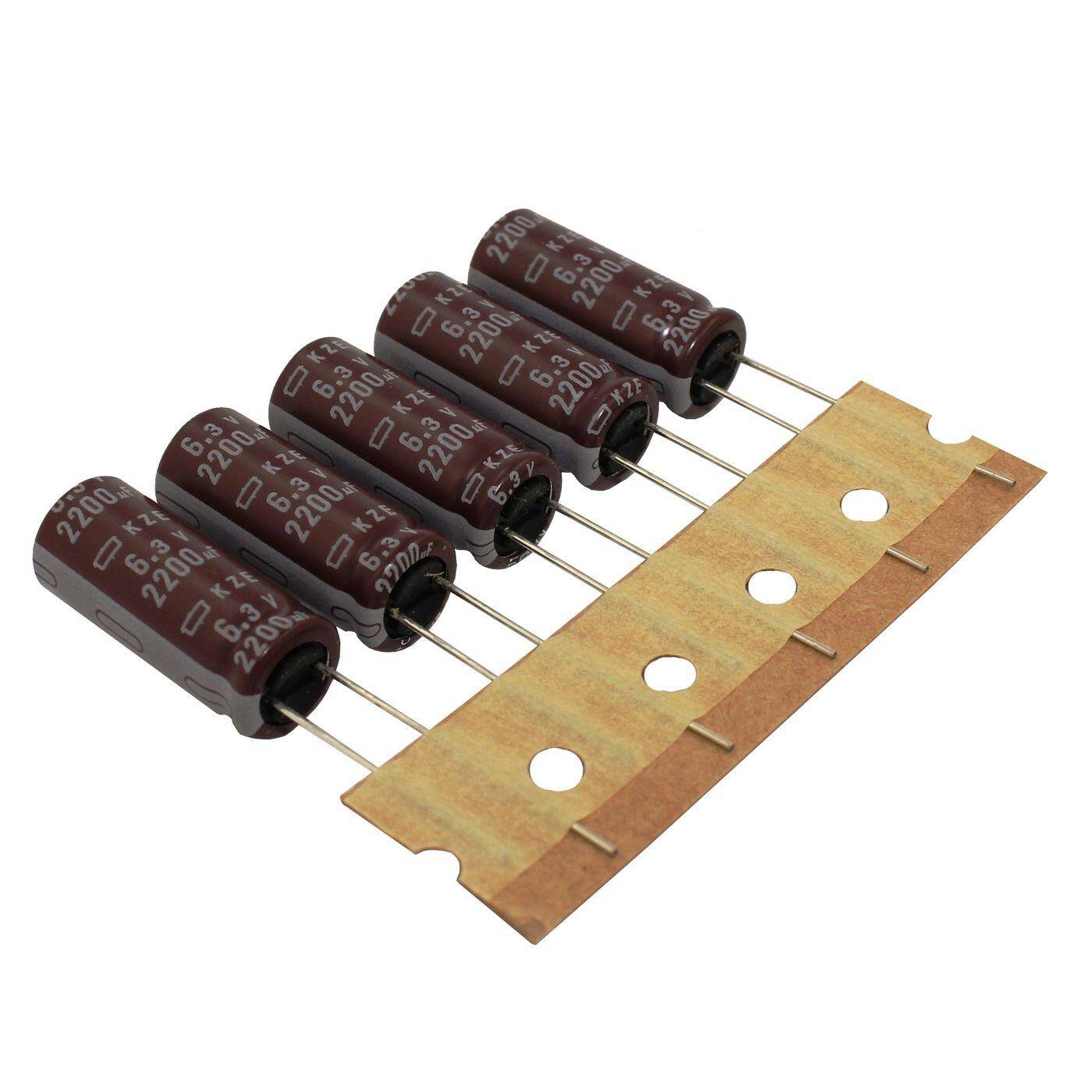 Elko Capacitor Radial 2200µF 6,3V | Electrolytic capacitor up to a temperature of 105°C | 10x24mm | 2200uF EKZE6R3ETD222MJ25S UCC