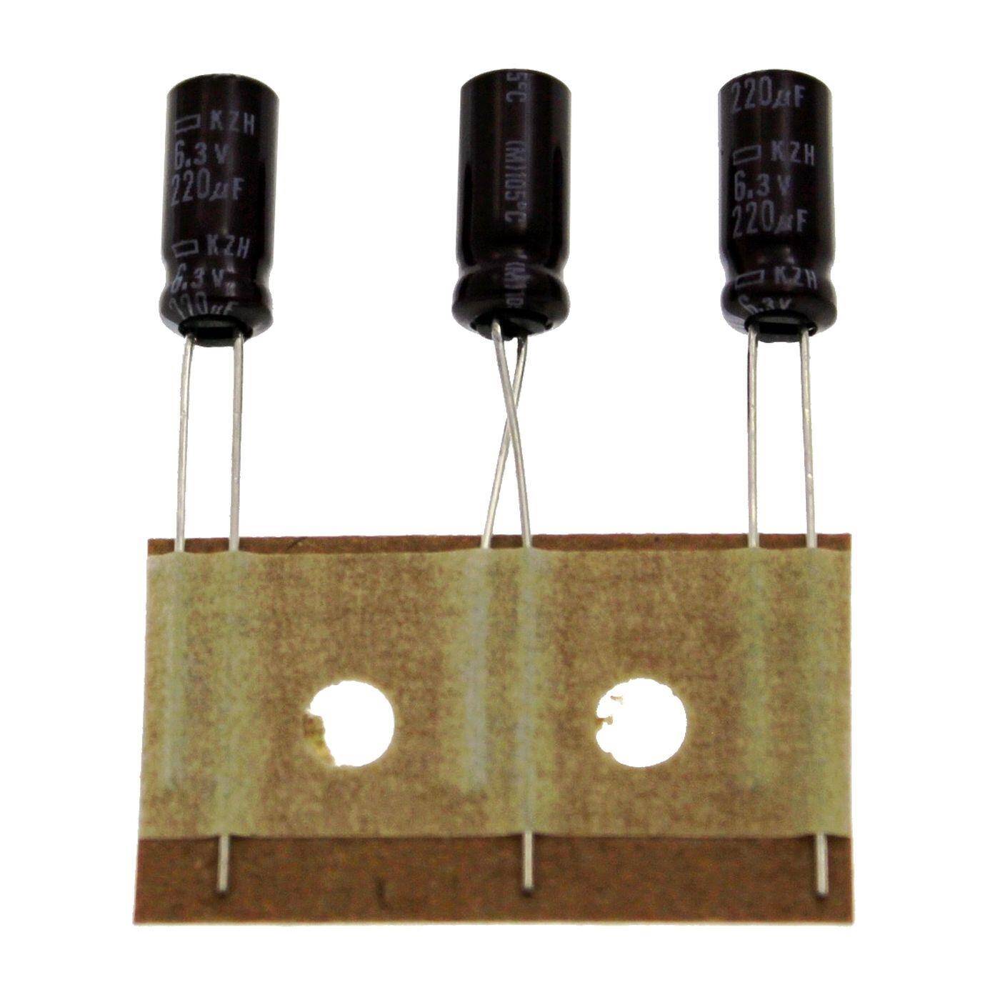 Elko Capacitor Radial 220µF 6,3V | Electrolytic capacitor up to a temperature of 125°C | 5x11mm | 220uF EKZH6R3ETD221ME11D United Chemi-Con